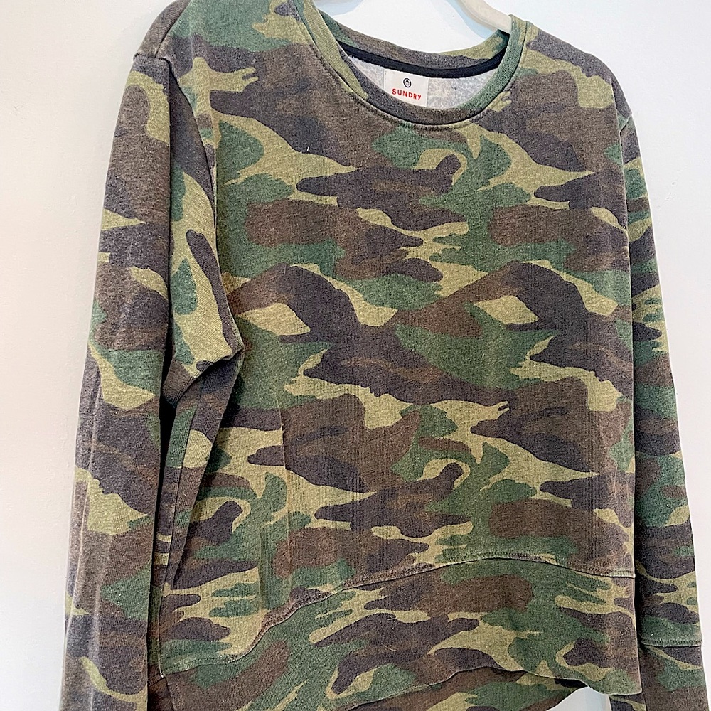 Sundry camo crew neck light sweatshirt